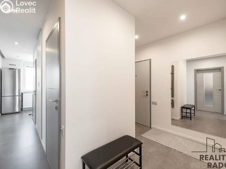 Pronájem bytu 3+1 Praha, Zárubova č. 9