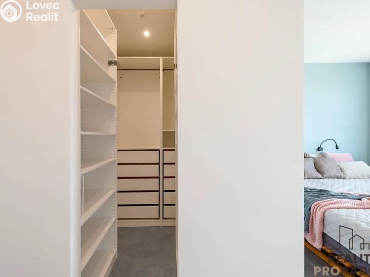 Pronájem bytu 3+1 Praha, Zárubova č. 10