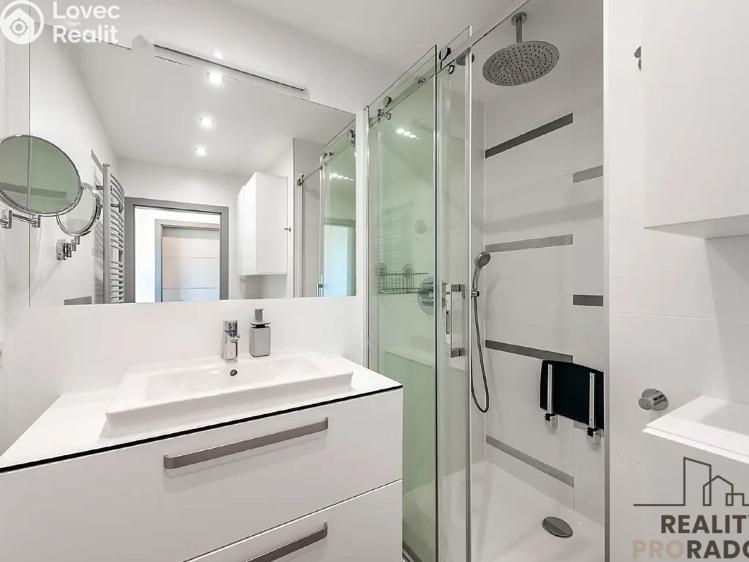 Pronájem bytu 3+1 Praha, Zárubova č. 14