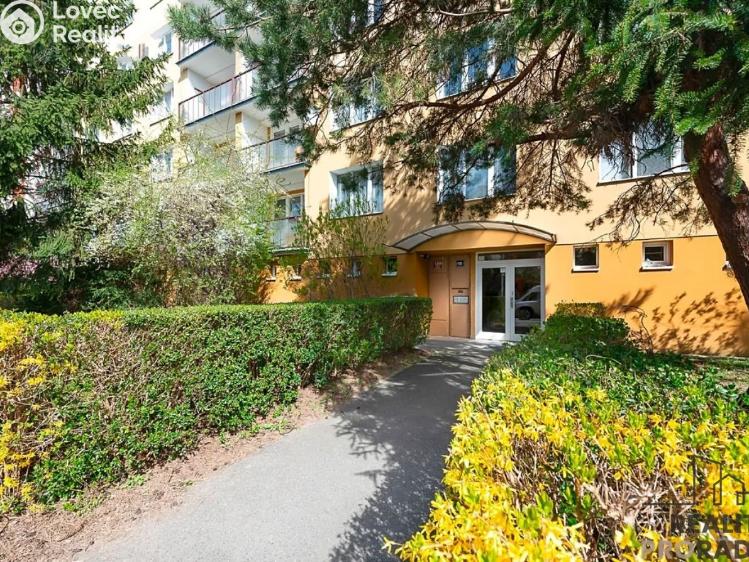 Pronájem bytu 3+1 Praha, Zárubova č. 17