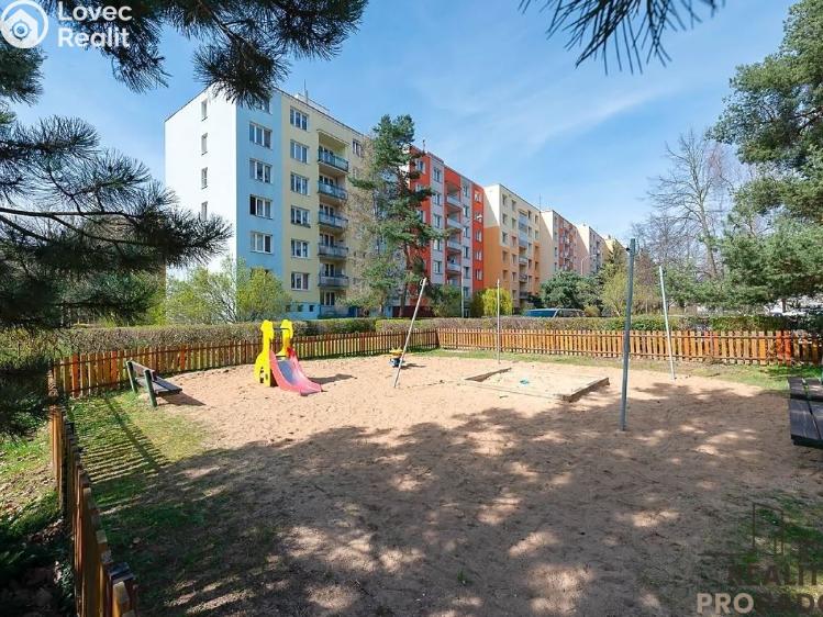 Pronájem bytu 3+1 Praha, Zárubova č. 19