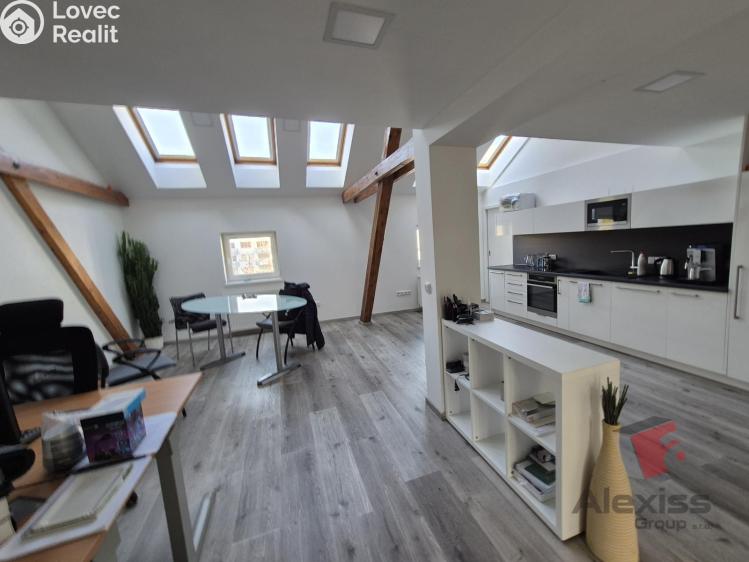 Pronájem atypického bytu Praha, Sinkulova 354/83 č. 4