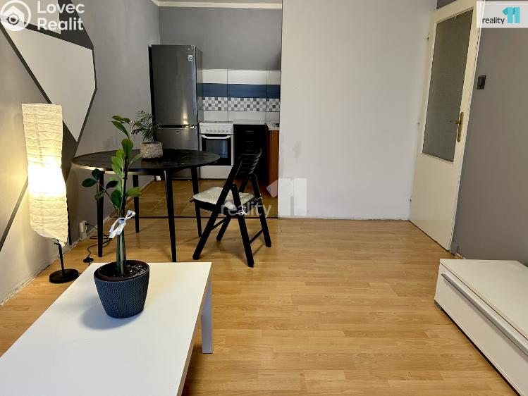 Pronájem bytu 2+KK Praha 12, K Vystrkovu č. 78