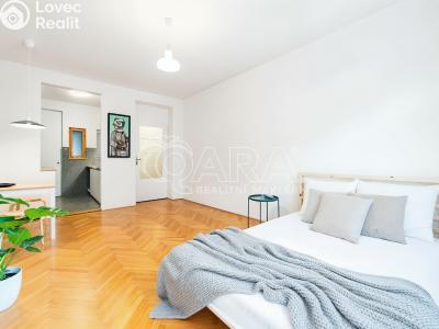 Pronájem bytu 1+KK Praha, Komunardů č. 3