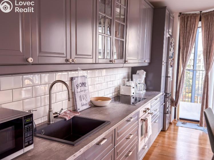 Pronájem bytu 3+KK Praha, Ke kapslovně 2855/3 č. 1