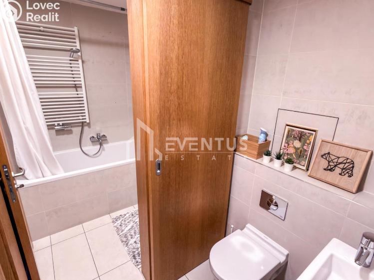 Pronájem bytu 3+KK Praha, Ke kapslovně 2855/3 č. 4