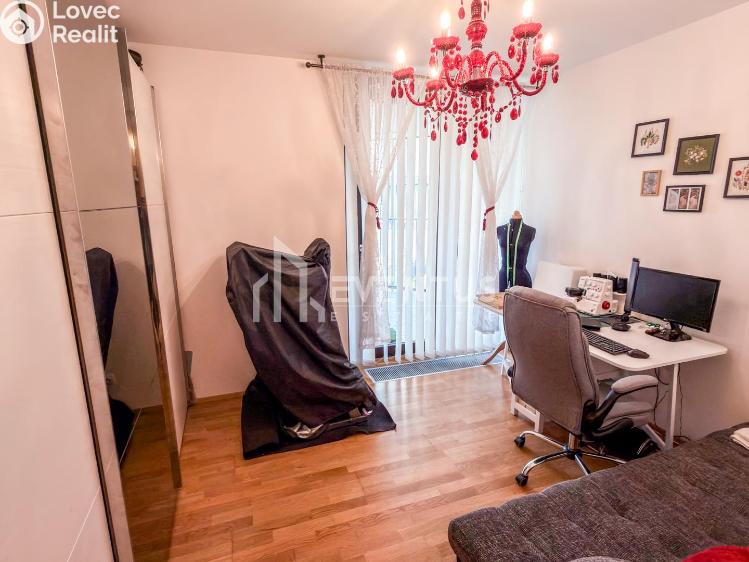 Pronájem bytu 3+KK Praha, Ke kapslovně 2855/3 č. 9