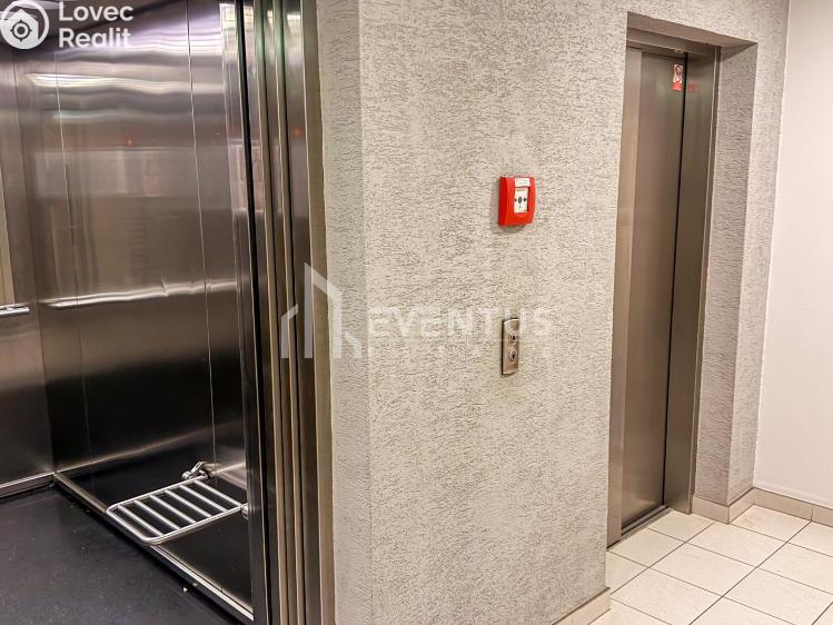 Pronájem bytu 3+KK Praha, Ke kapslovně 2855/3 č. 26