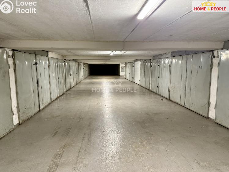 Prodej garáže Praha 13, Bašteckého č. 3