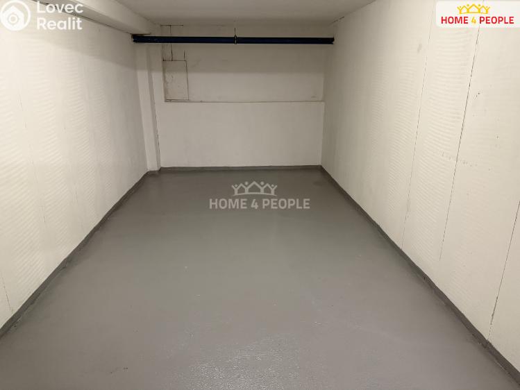 Prodej garáže Praha 13, Bašteckého č. 15