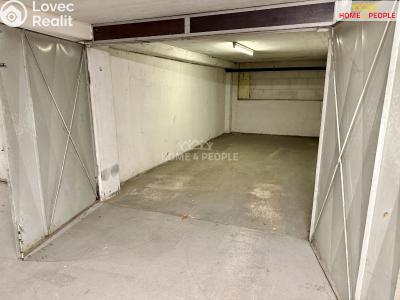 Prodej garáže Praha 13, Bašteckého č. 1