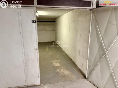 Prodej garáže Praha 13, Bašteckého č. 4