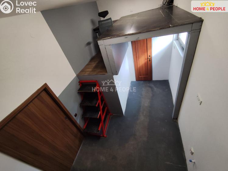 Pronájem skladového prostoru Praha-Březiněves, Vzdálená č. 7