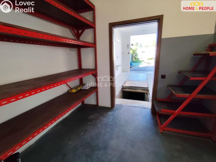 Pronájem skladového prostoru Praha-Březiněves, Vzdálená č. 11