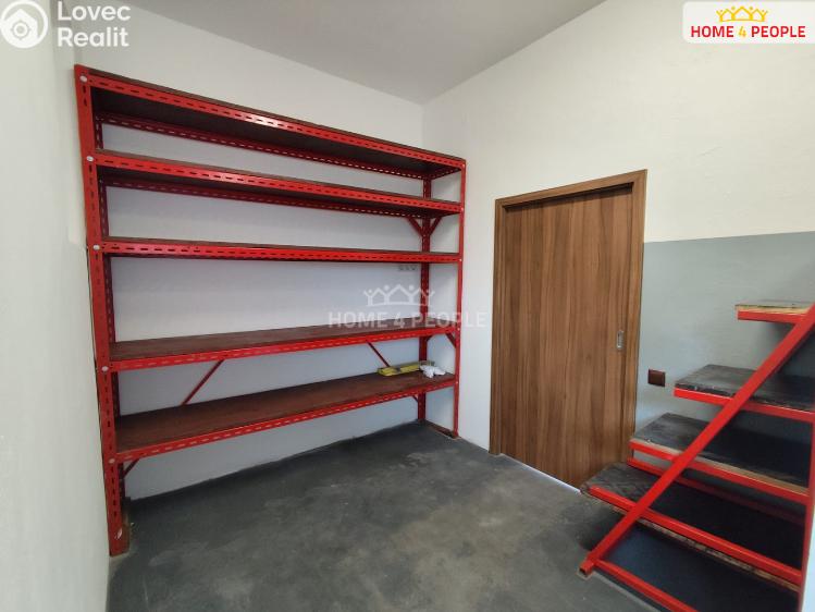 Pronájem skladového prostoru Praha-Březiněves, Vzdálená č. 12