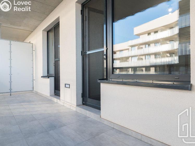 Pronájem bytu 2+KK Praha, Zvěřinova č. 3