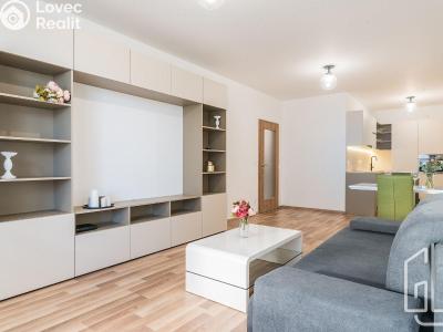 Pronájem bytu 2+KK Praha, Zvěřinova č. 1