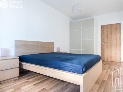 Pronájem bytu 2+KK Praha, Zvěřinova č. 2