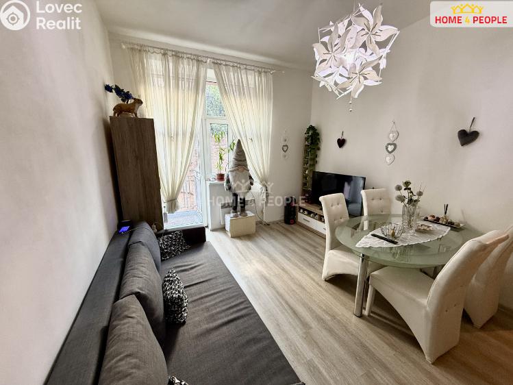 Pronájem bytu 3+KK Praha 8, Sokolovská č. 17