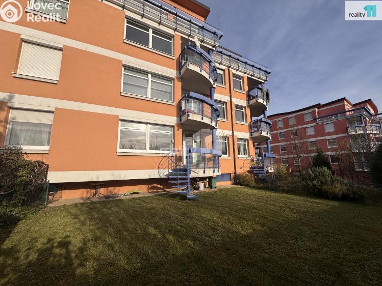 Pronájem bytu 1+KK Praha 8, Nad Okrouhlíkem č. 20