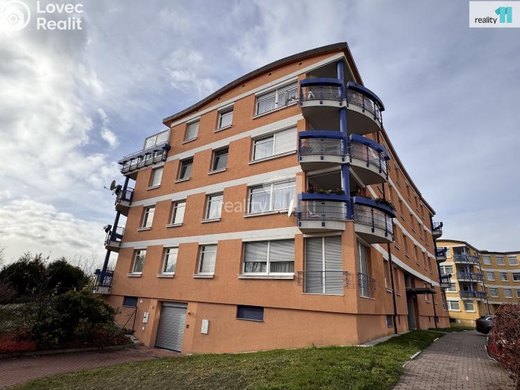 Pronájem bytu 1+KK Praha 8, Nad Okrouhlíkem č. 21