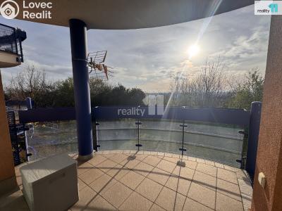 Pronájem bytu 1+KK Praha 8, Nad Okrouhlíkem č. 6