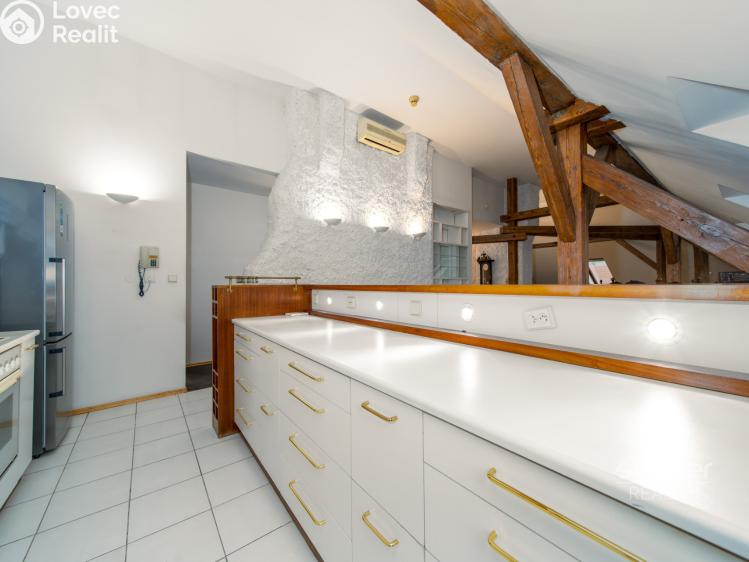 Аренда квартиры 4+KK Praha, Dukelských hrdinů č. 12