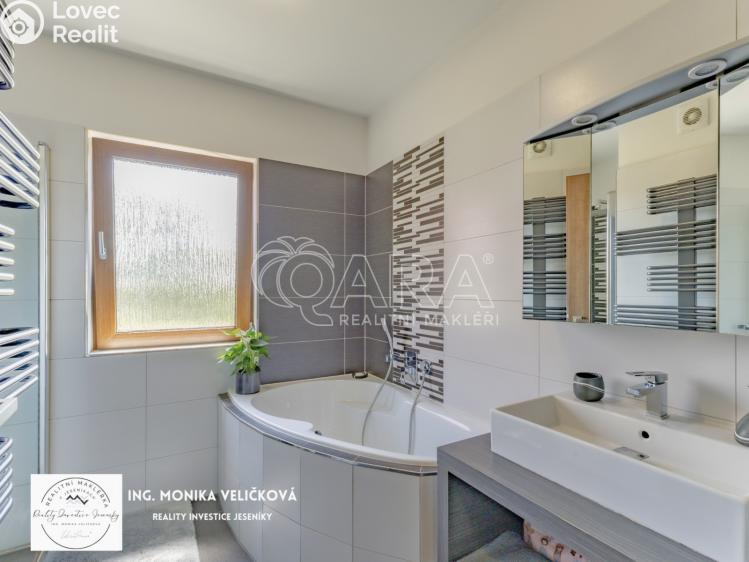 Prodej rodinného domu Dolní Lhota, Na Předměstí 470 č. 19