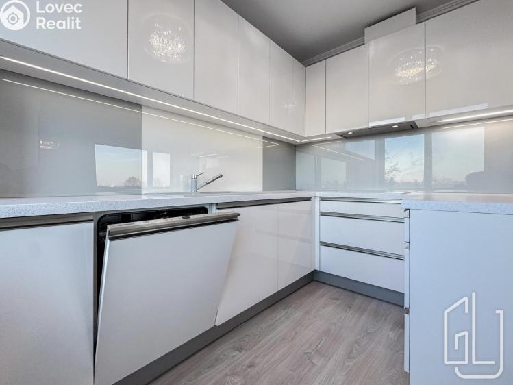 Prodej bytu 4+KK Praha, Kutrovická 1722/4 č. 4