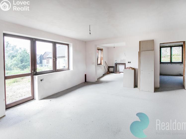 Продаж сімейного будинку Mrač č. 15