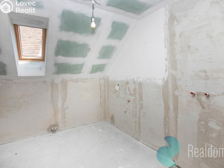 Продаж сімейного будинку Mrač č. 21