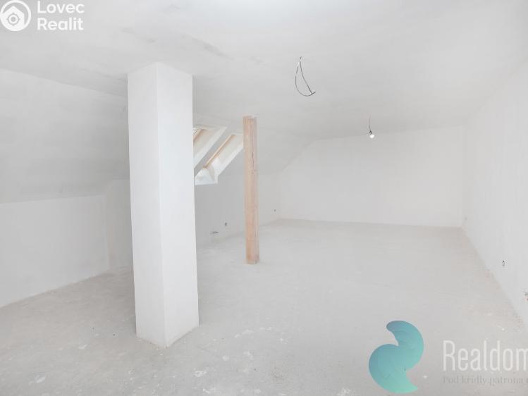 Продаж сімейного будинку Mrač č. 22