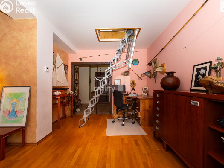 Prodej bytu 3+KK Praha-Suchdol, Kamýcká č. 18