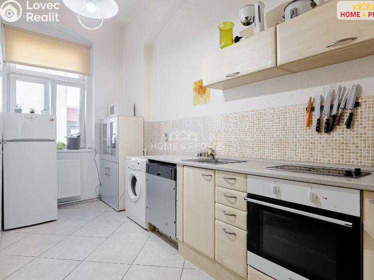 Prodej bytu 2+1 Karlovy Vary, Zeyerova č. 2