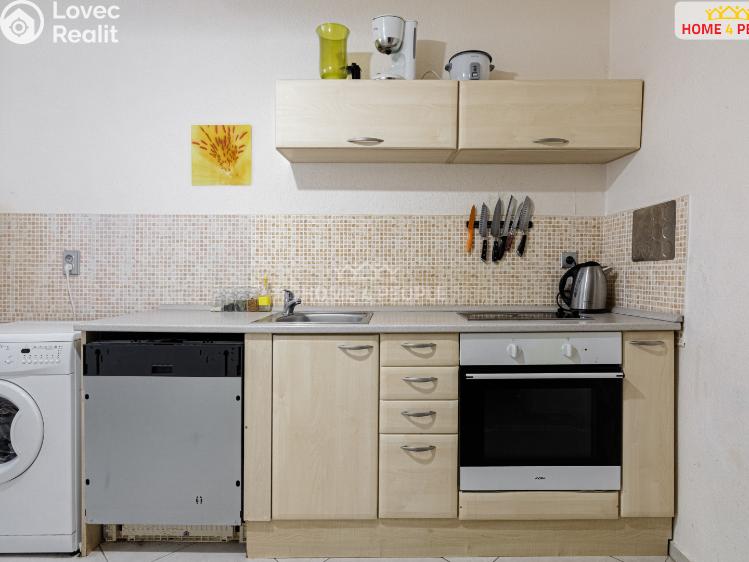 Prodej bytu 2+1 Karlovy Vary, Zeyerova č. 3