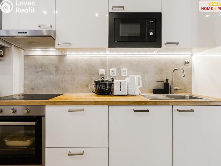 Pronájem bytu 2+1 Karlovy Vary, Zeyerova č. 8