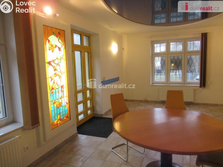 Оренда офісного приміщення Praha 14, Svépravická č. 2