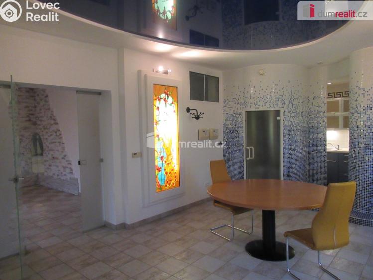 Оренда офісного приміщення Praha 14, Svépravická č. 7