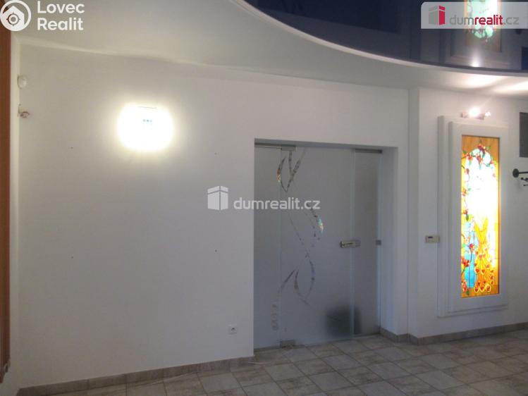 Оренда офісного приміщення Praha 14, Svépravická č. 8