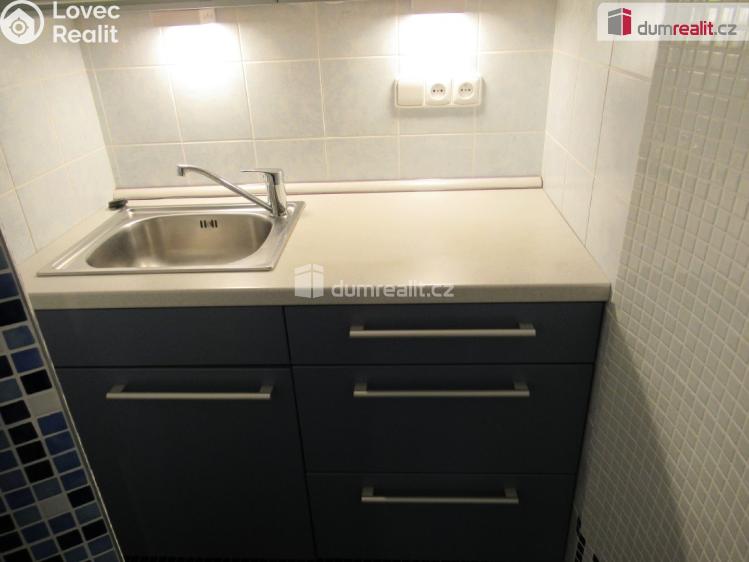 Оренда офісного приміщення Praha 14, Svépravická č. 16