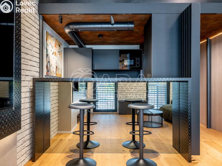 Pronájem bytu 1+KK Praha, Tusarova 1564/57 č. 13