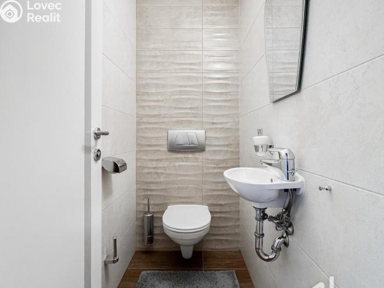 Pronájem bytu 4+KK Praha, U Zvonařky 2536/1a č. 17