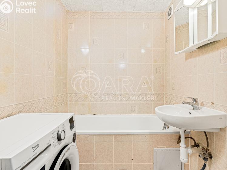 Продажа квартиры 4+1 Praha, Hněvkovského 1372/1 č. 20