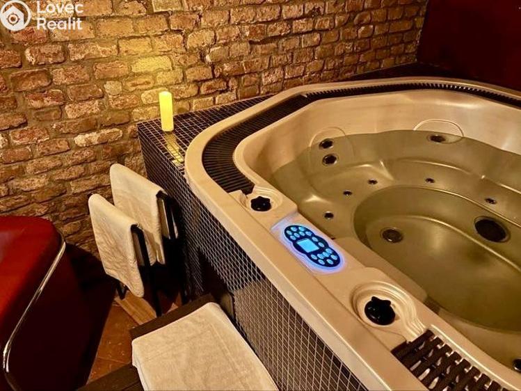 Pronájem obchodního prostoru Praha, Čajkovského č. 17