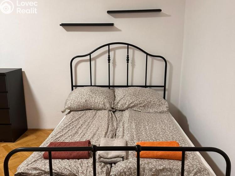 Pronájem bytu 2+KK Praha, Husinecká 789/16 č. 10