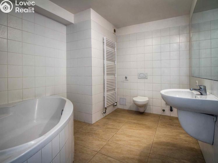 Pronájem bytu 2+KK Praha, Komunardů č. 6