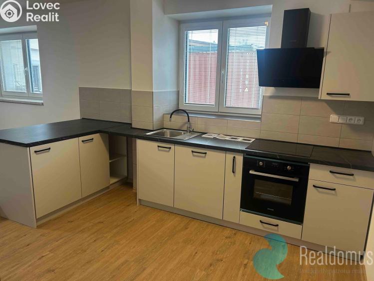 Pronájem bytu 2+KK Trhové Sviny, Pekárenská 1330 č. 1