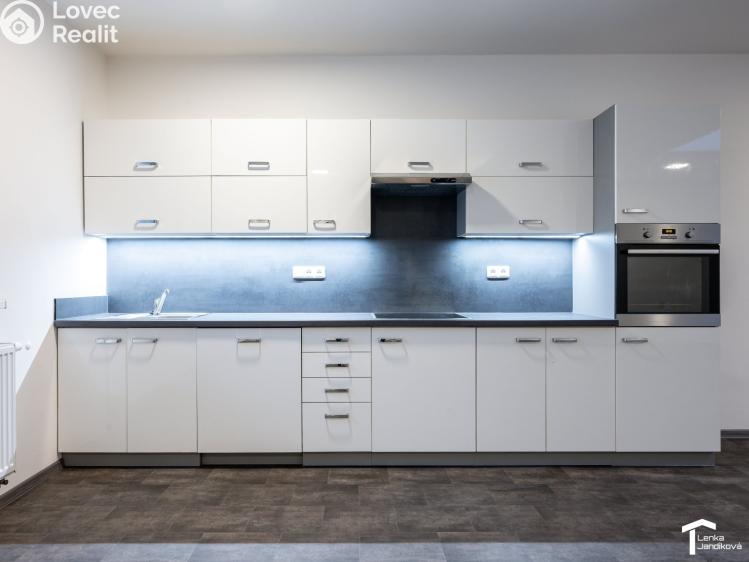 Pronájem bytu 2+KK Pardubice, Sladkovského 359 č. 4