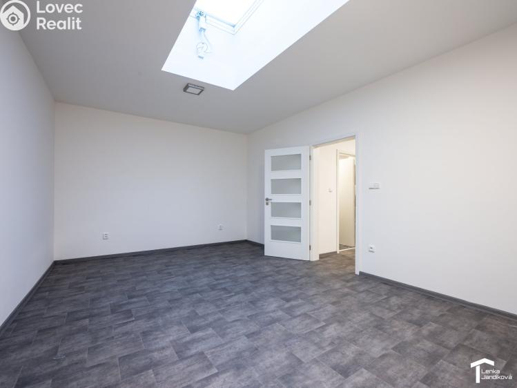 Pronájem bytu 2+KK Pardubice, Sladkovského 359 č. 7