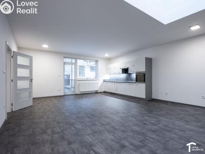 Pronájem bytu 2+KK Pardubice, Sladkovského 359 č. 2